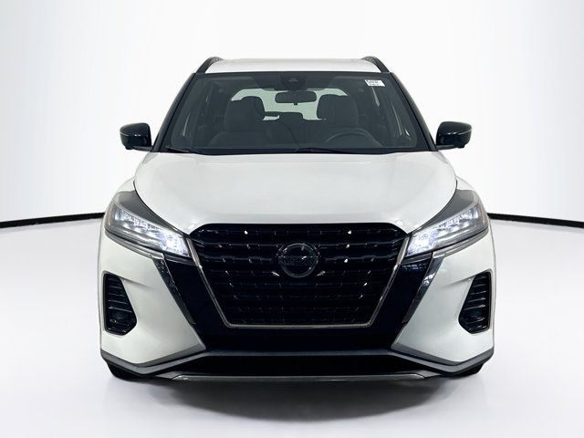 2021 Nissan Kicks SR