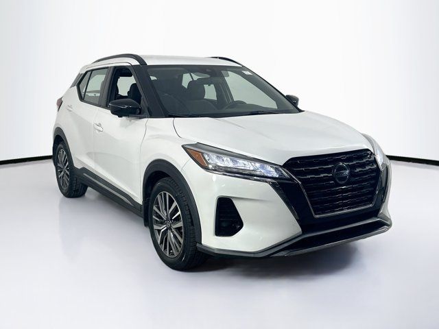 2021 Nissan Kicks SR