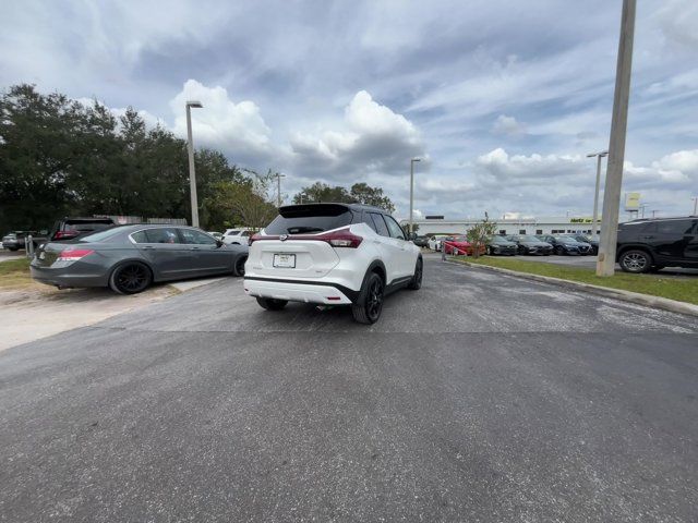 2021 Nissan Kicks SR