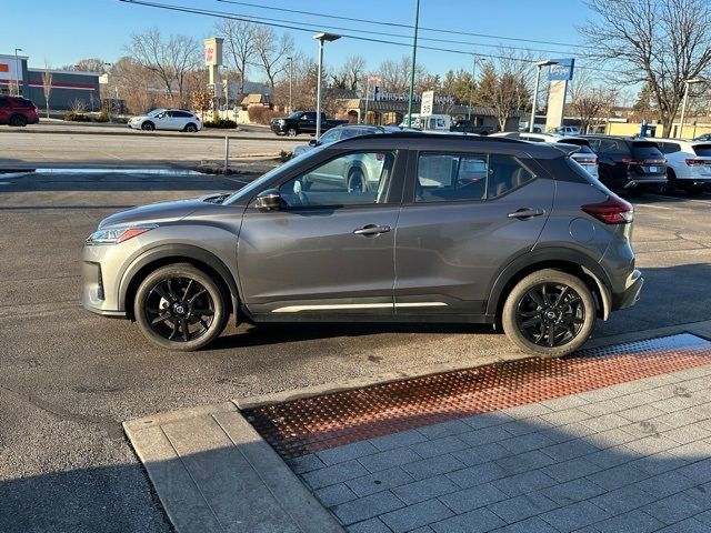 2021 Nissan Kicks SR