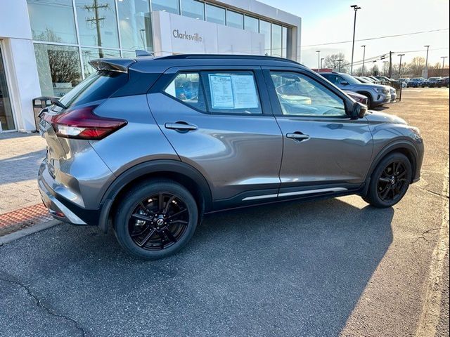 2021 Nissan Kicks SR