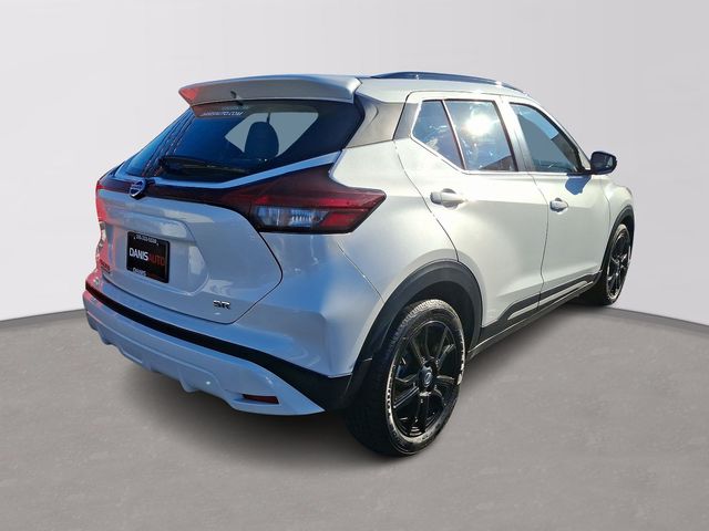 2021 Nissan Kicks SR