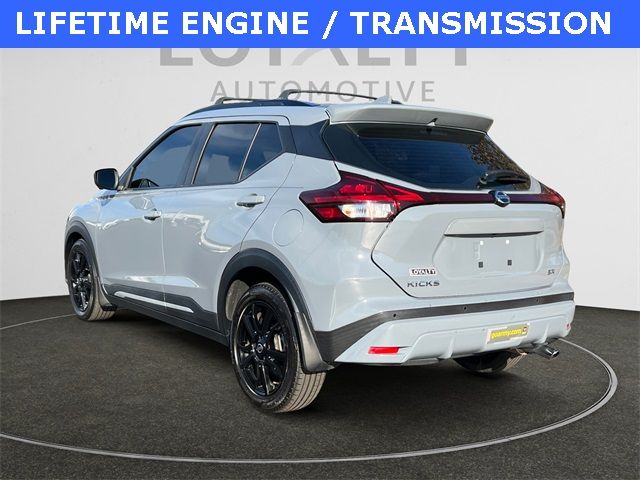 2021 Nissan Kicks SR