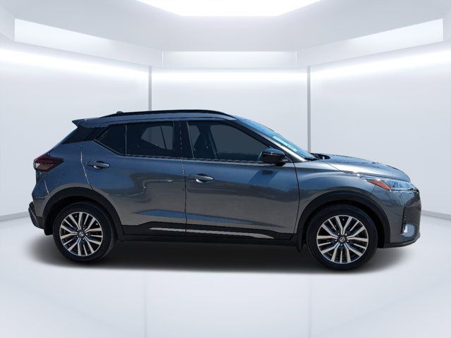 2021 Nissan Kicks SR