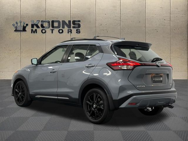 2021 Nissan Kicks SR