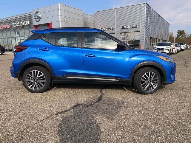 2021 Nissan Kicks SR