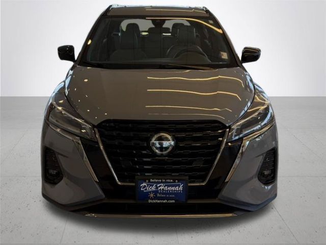 2021 Nissan Kicks SR