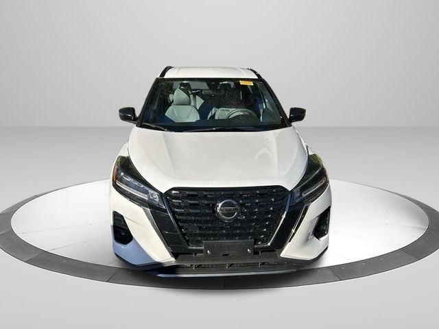 2021 Nissan Kicks SR