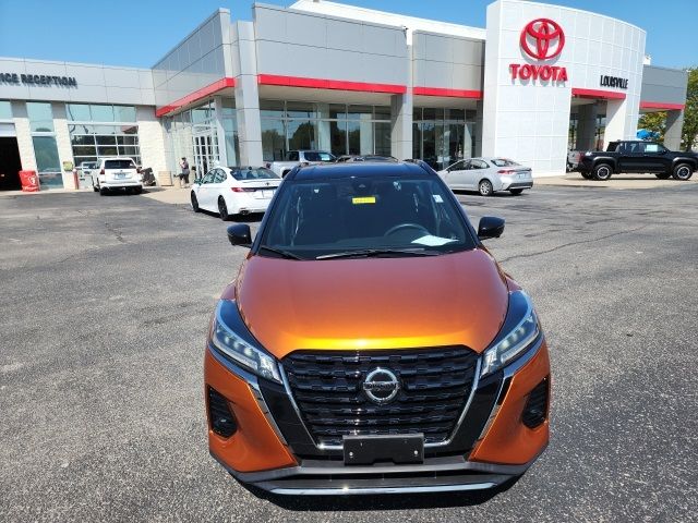 2021 Nissan Kicks SR