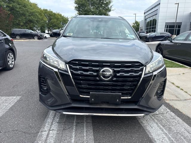 2021 Nissan Kicks SR