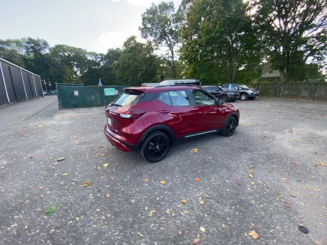 2021 Nissan Kicks SR