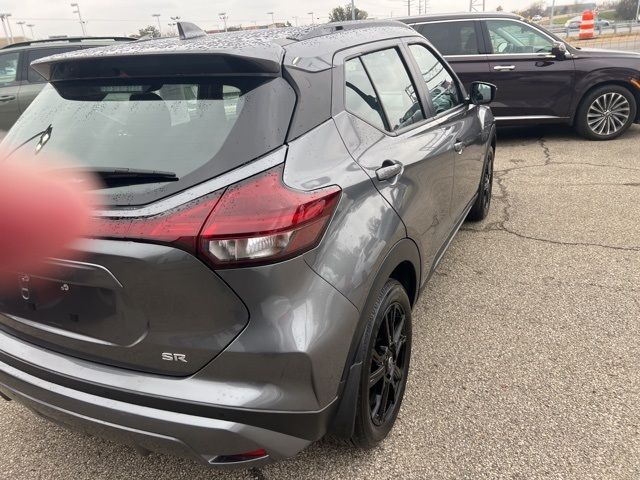 2021 Nissan Kicks SR