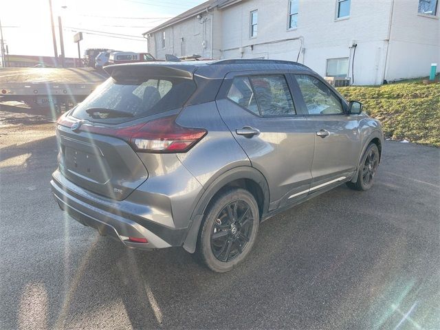 2021 Nissan Kicks SR