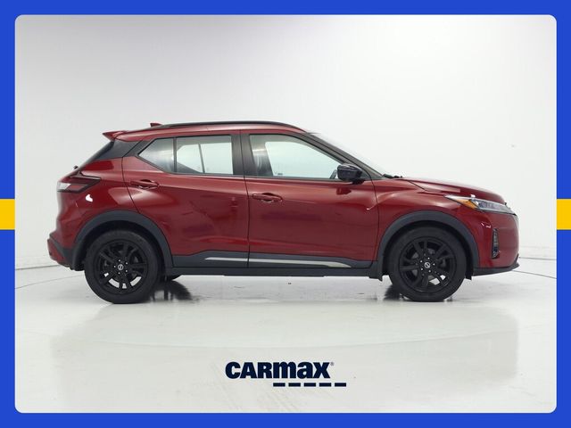 2021 Nissan Kicks SR