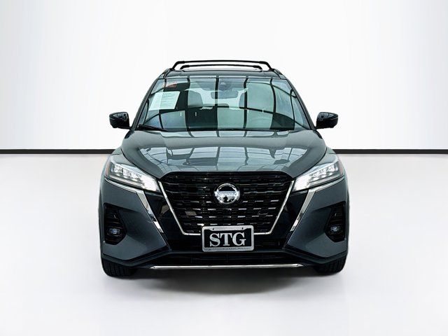 2021 Nissan Kicks SR