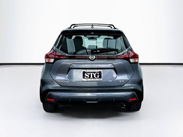 2021 Nissan Kicks SR