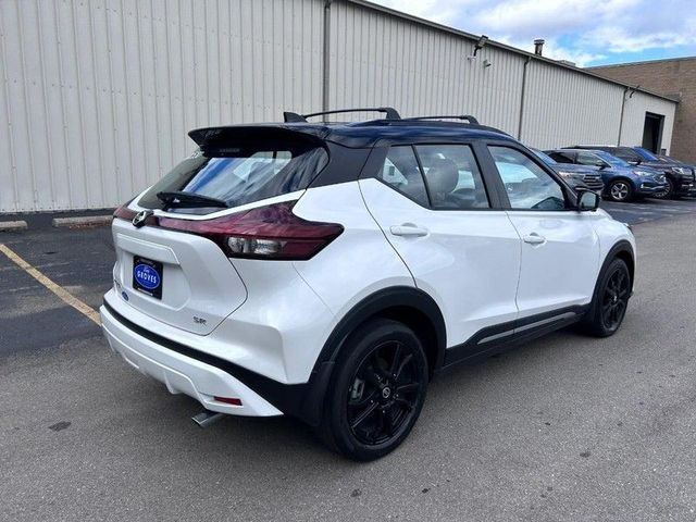 2021 Nissan Kicks SR