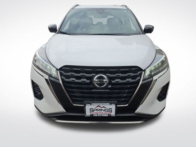 2021 Nissan Kicks SR