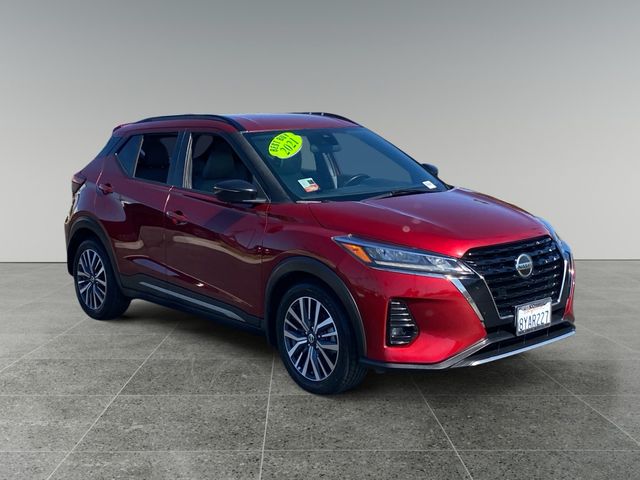 2021 Nissan Kicks SR