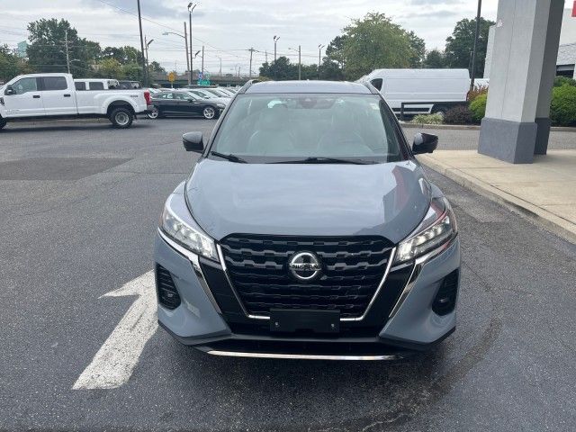 2021 Nissan Kicks SR