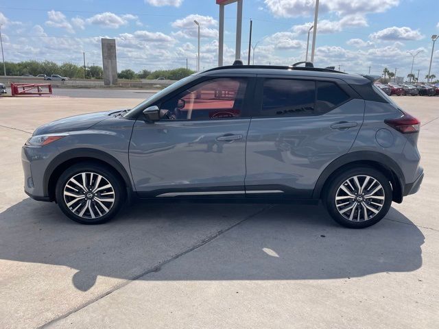 2021 Nissan Kicks SR