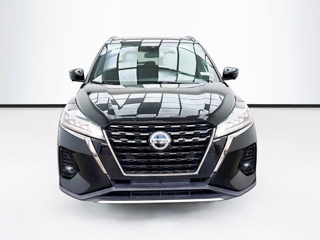 2021 Nissan Kicks SR