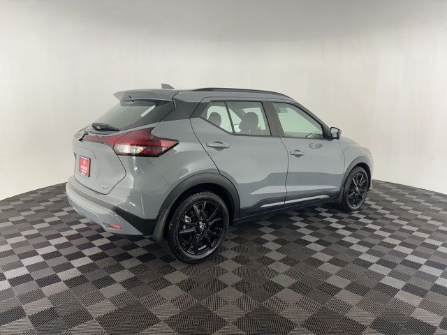 2021 Nissan Kicks SR