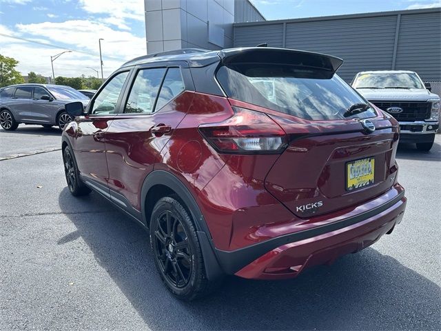 2021 Nissan Kicks SR