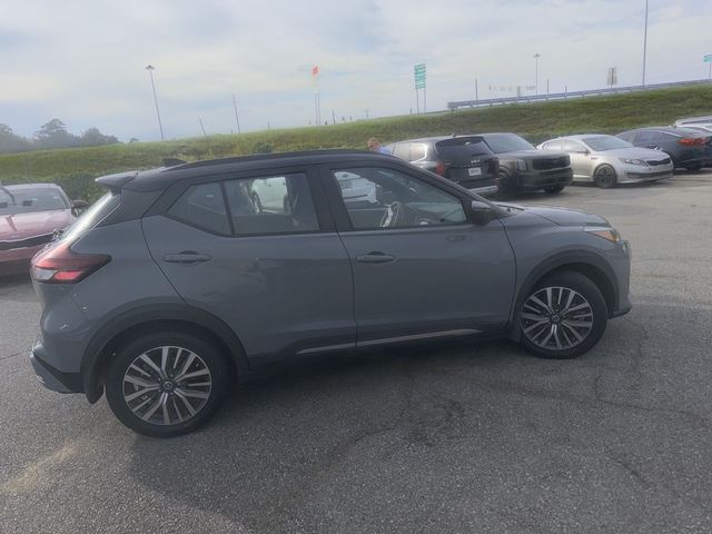 2021 Nissan Kicks SR