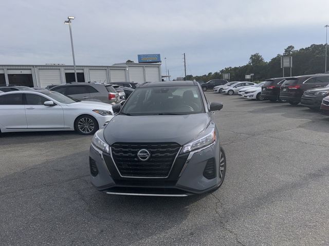 2021 Nissan Kicks SR