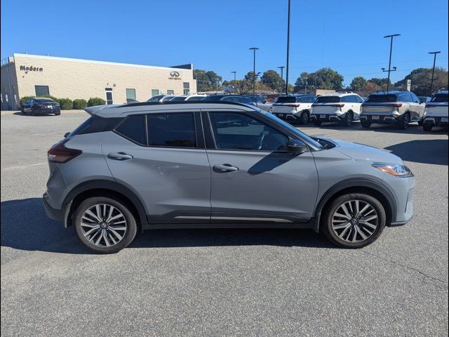 2021 Nissan Kicks SR