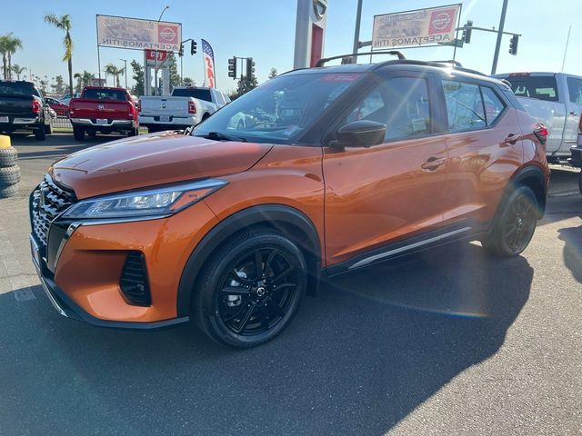 2021 Nissan Kicks SR