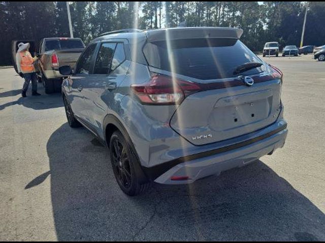 2021 Nissan Kicks SR