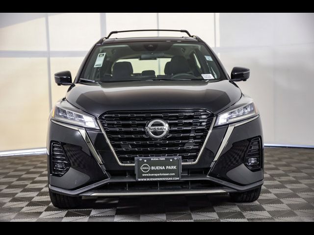 2021 Nissan Kicks SR