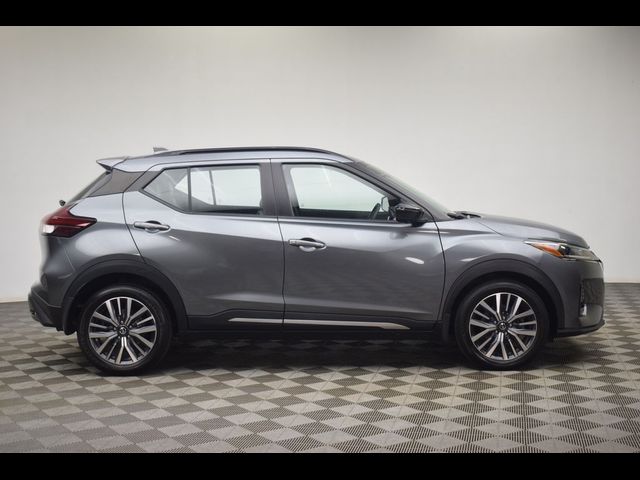 2021 Nissan Kicks SR