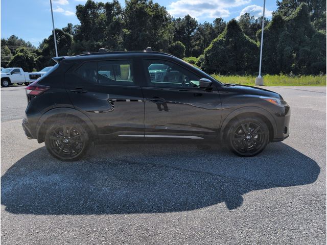 2021 Nissan Kicks SR