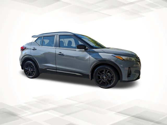 2021 Nissan Kicks SR