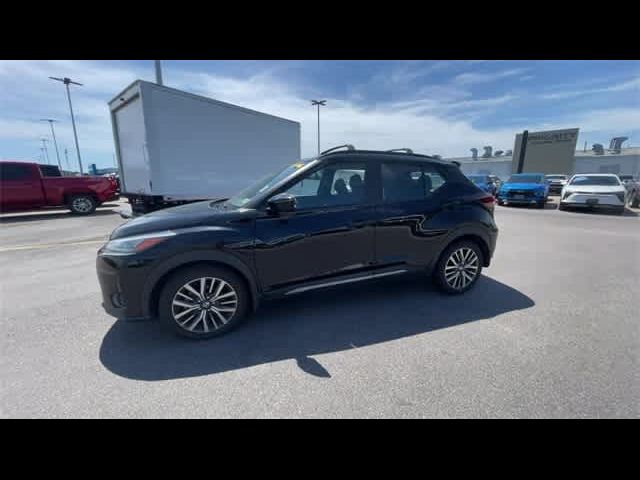 2021 Nissan Kicks SR