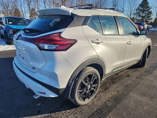 2021 Nissan Kicks SR