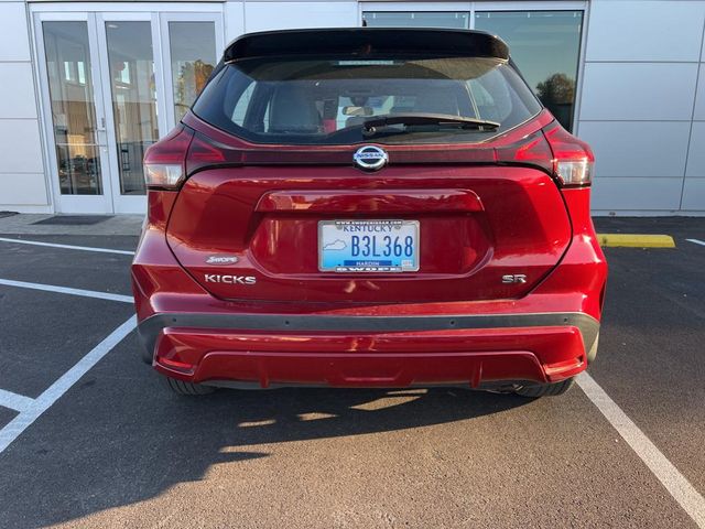 2021 Nissan Kicks SR