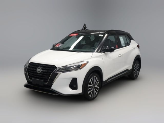 2021 Nissan Kicks SR