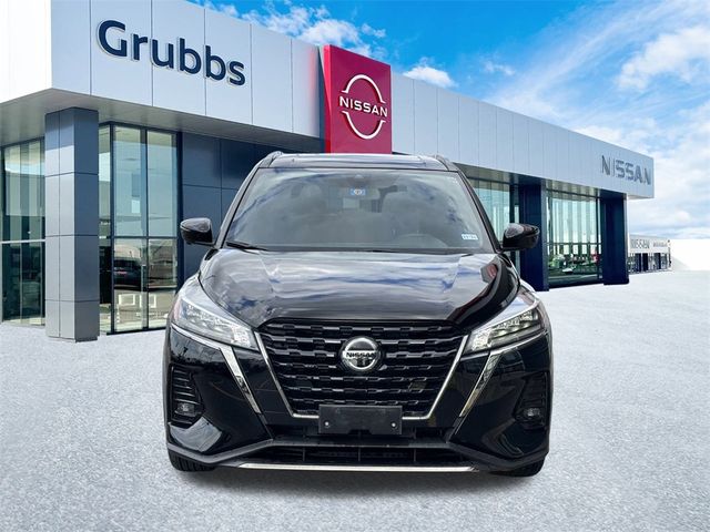 2021 Nissan Kicks SR