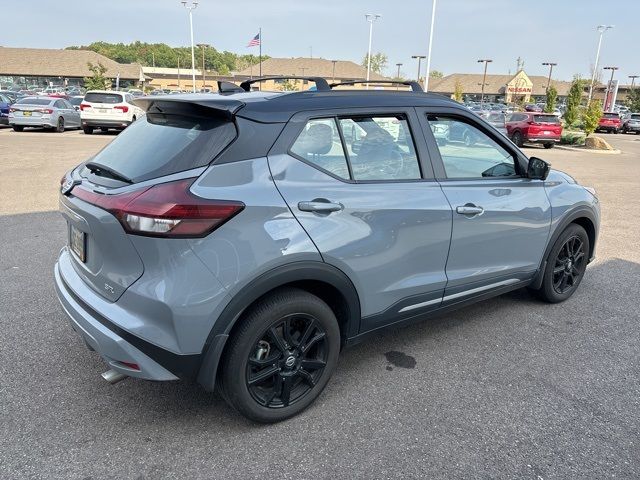 2021 Nissan Kicks SR