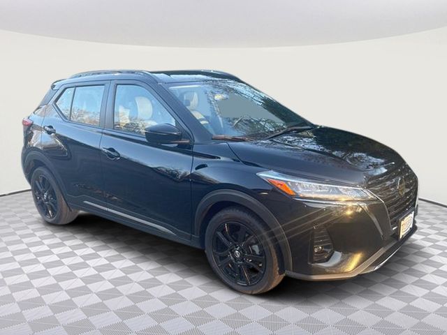 2021 Nissan Kicks SR