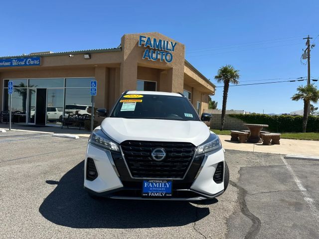 2021 Nissan Kicks SR