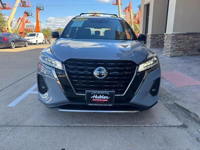 2021 Nissan Kicks SR