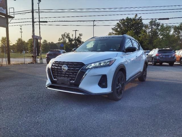 2021 Nissan Kicks SR