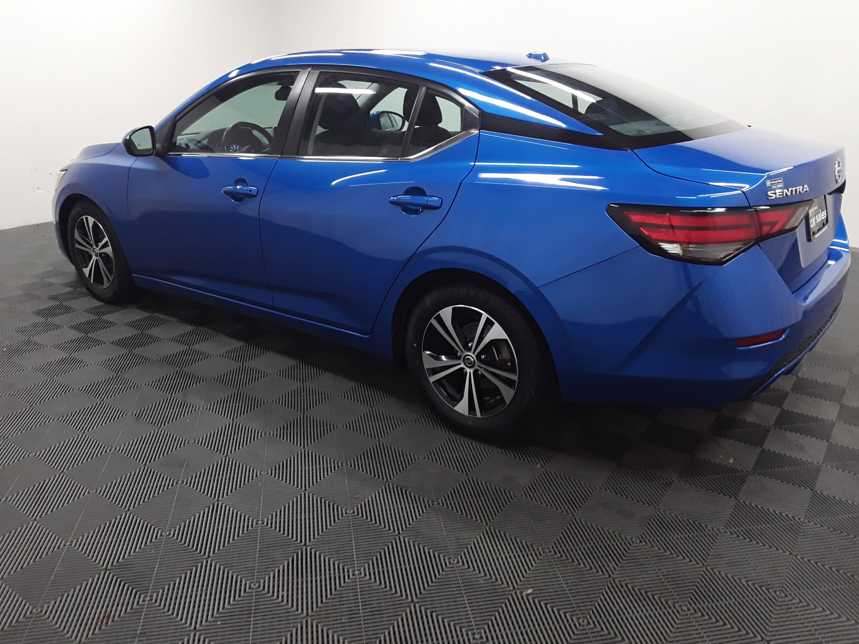 Vehicle image 4 of 22