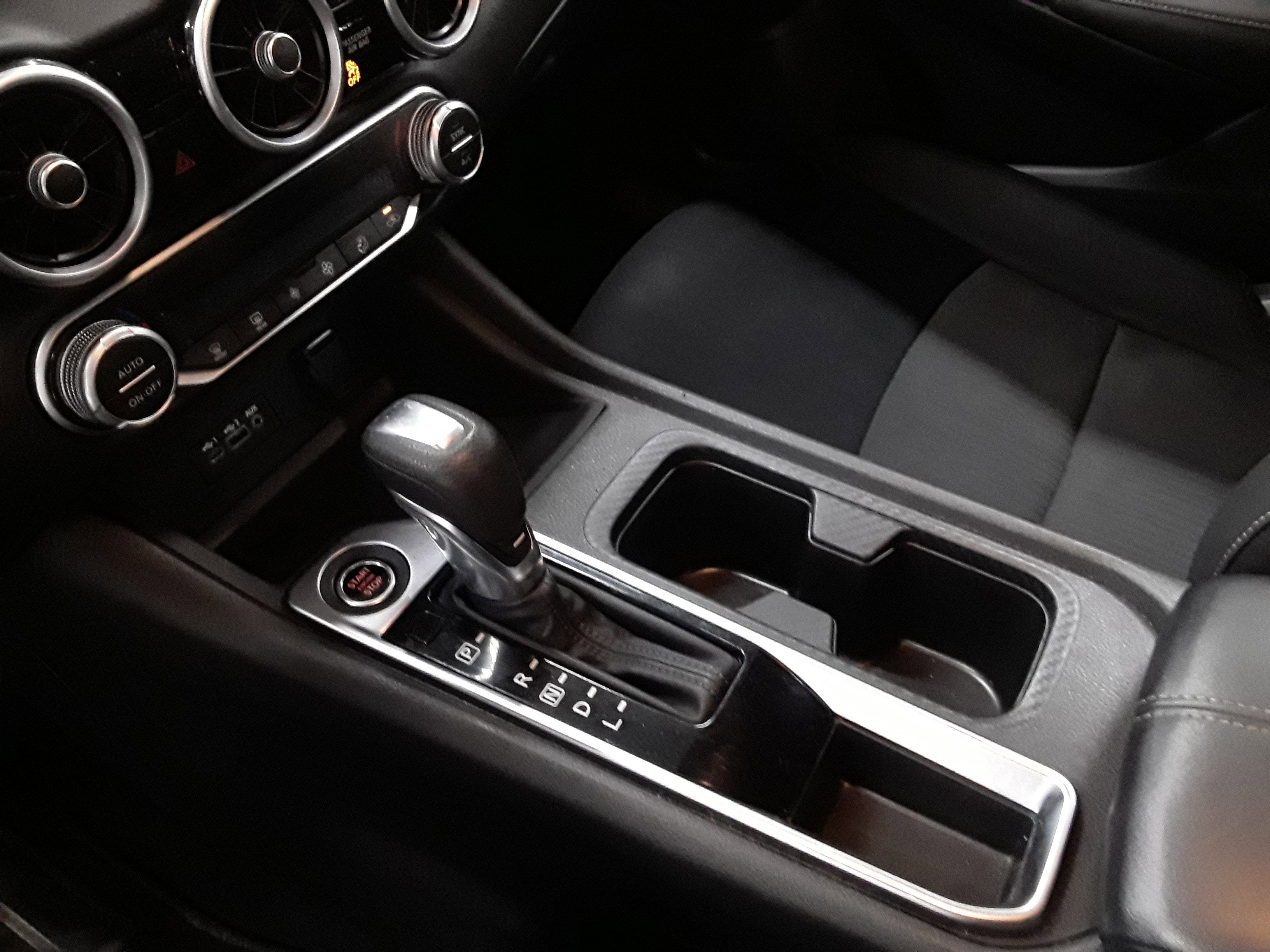 Vehicle image 14 of 22