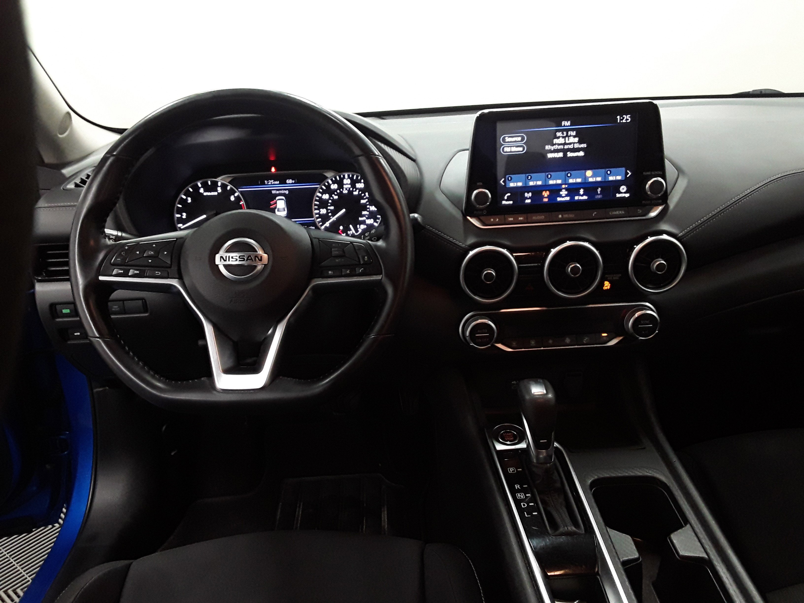 Vehicle image 9 of 22